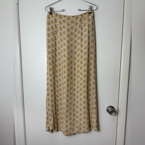 April Cornell Dresses & Skirts - April Cornell vintage Cream and mustard Floral ruffle back midi/Maxi Skirt S